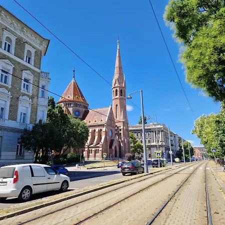 Apartment Halasz 2-bedroom Near Castle, Free Public Parking Nearby Budapest