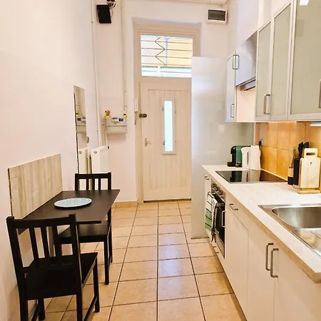 公寓 Halasz 2-bedroom Near Castle, Free Public Parking Nearby