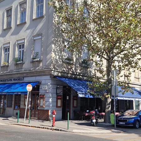 公寓 Halasz 2-bedroom Near Castle, Free Public Parking Nearby